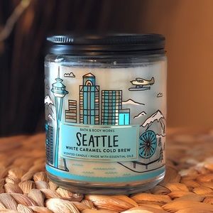 Bath & Body Works single wick candle